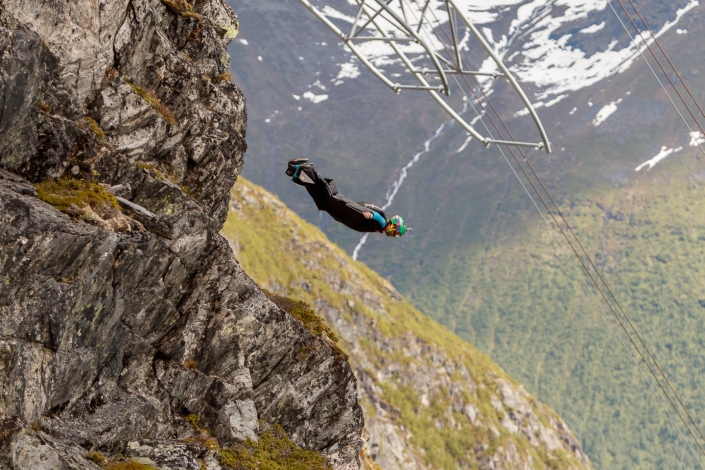 Base jump og fallskjermhopping i Loen, Vestlandet, Norge